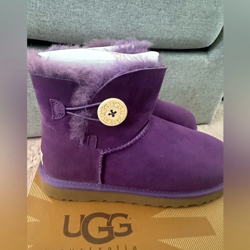 UGG Mini Bailey Button Boots - Picture 4 of 9